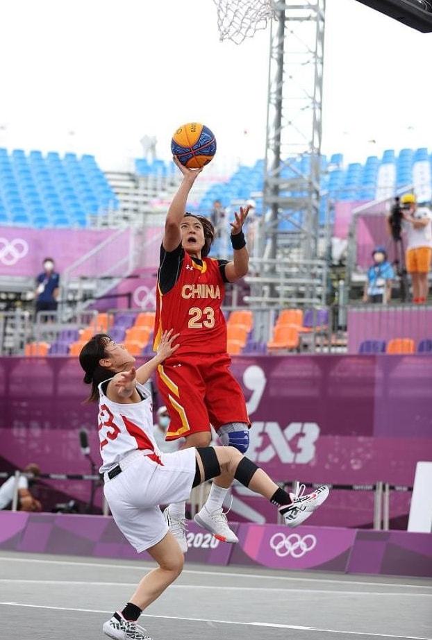 在强对抗中 在强对抗中